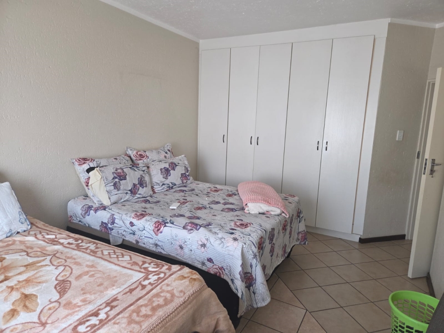 2 Bedroom Property for Sale in Rustenburg Central North West